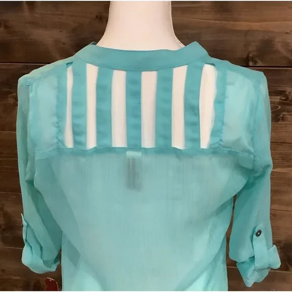 NWT Women’s No Boundaries Sheer Blouse - Picture 5 of 7